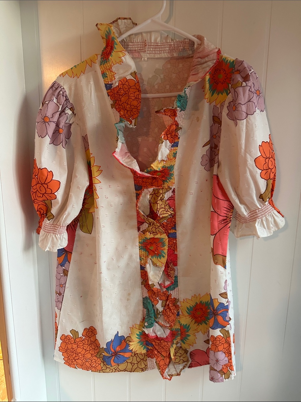 Floral Ruffle V-Neck Blouse in Cream with Multicolor Flowers